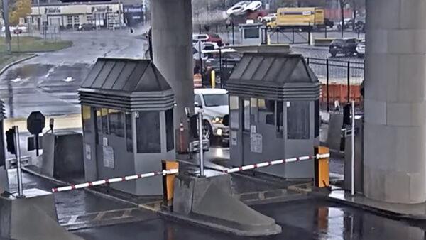 Two killed in crash at US-Canada border, officials say no sign of terrorism